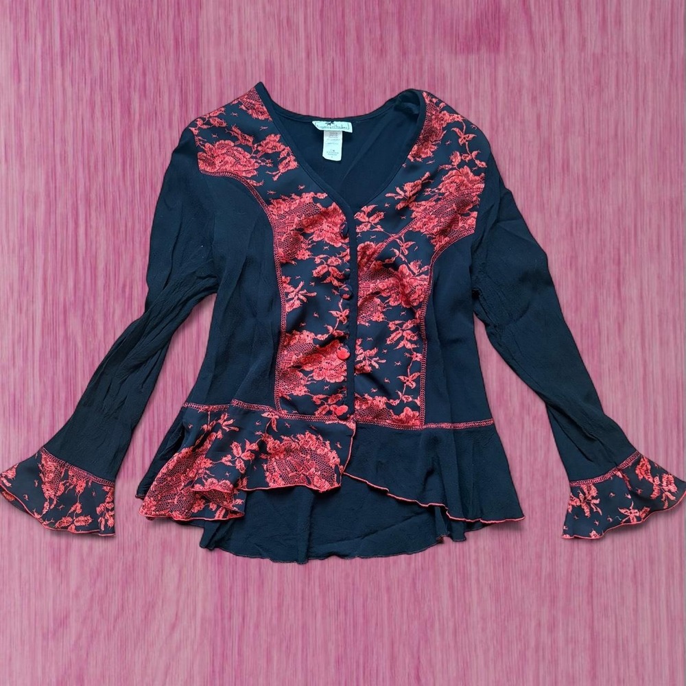 vintage 90s/Y2K whimsigoth floral red and black top